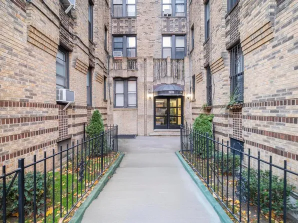 2020 East 41st Street image 3 of 18