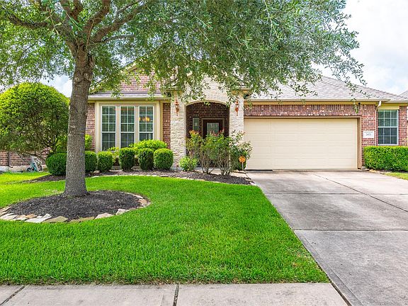 2nd image of 2871 Milano Ln