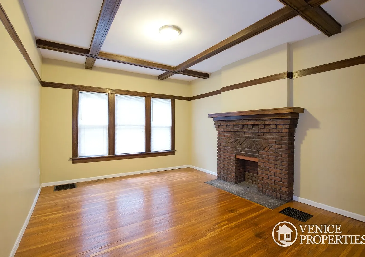 7 Bedroom on OSU Campus — Photo 4