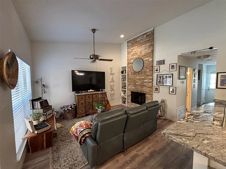 30 Oak Villa Rd — Photo 4
