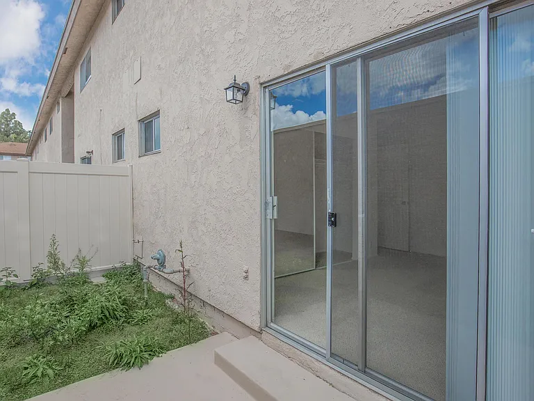 Castilian and Cordova Apartment Homes — Photo 24
