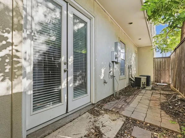 822 Stuart St, Houston, TX 77006