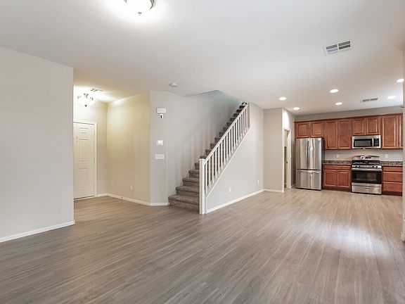 5th image of 10428 Yew Blossom Ave