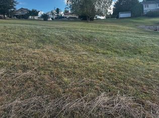 719 Shawnee Dr, Auburn, PA 17922