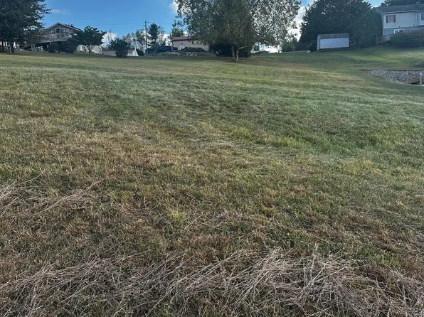 719 Shawnee Dr, Auburn, PA 17922