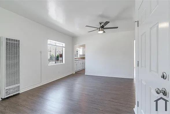 600 1/4 W 41st Dr — Photo 1