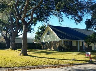 1604 Hartt St, Baytown, TX 77520