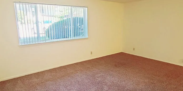 Kimberly Club Apartments — Photo 148