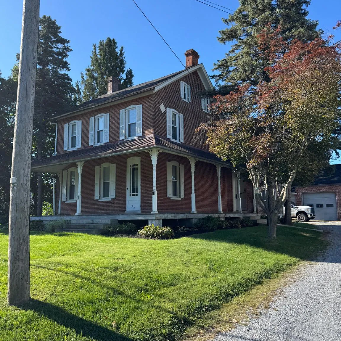 3 bed, 1.0 bath, 2019 sqft, $2,000 — Photo 2