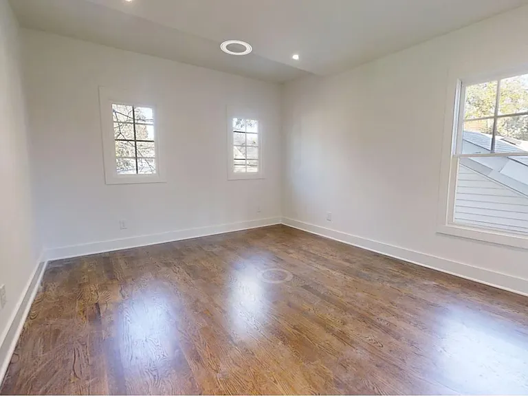 1002 Center St NW — Photo 8
