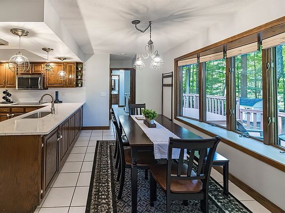 5th image of 5476 Pepperwood Cir