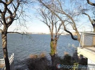 15817 Riverside Dr, Whitestone, NY 11357