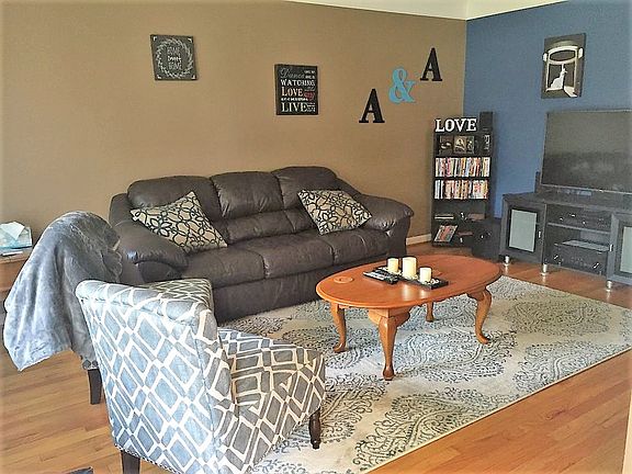 3rd image of 4702 Groveland Ave