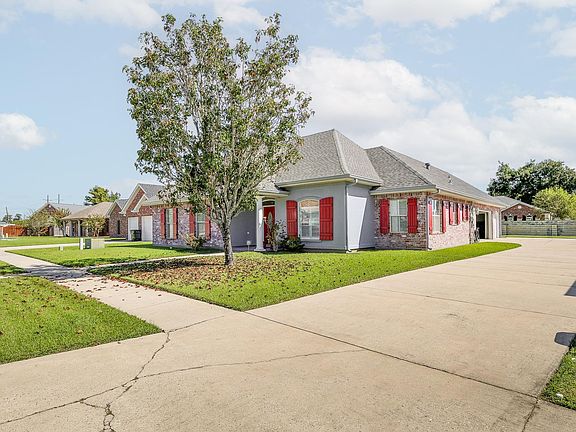 2nd image of 4 Coventry Cir