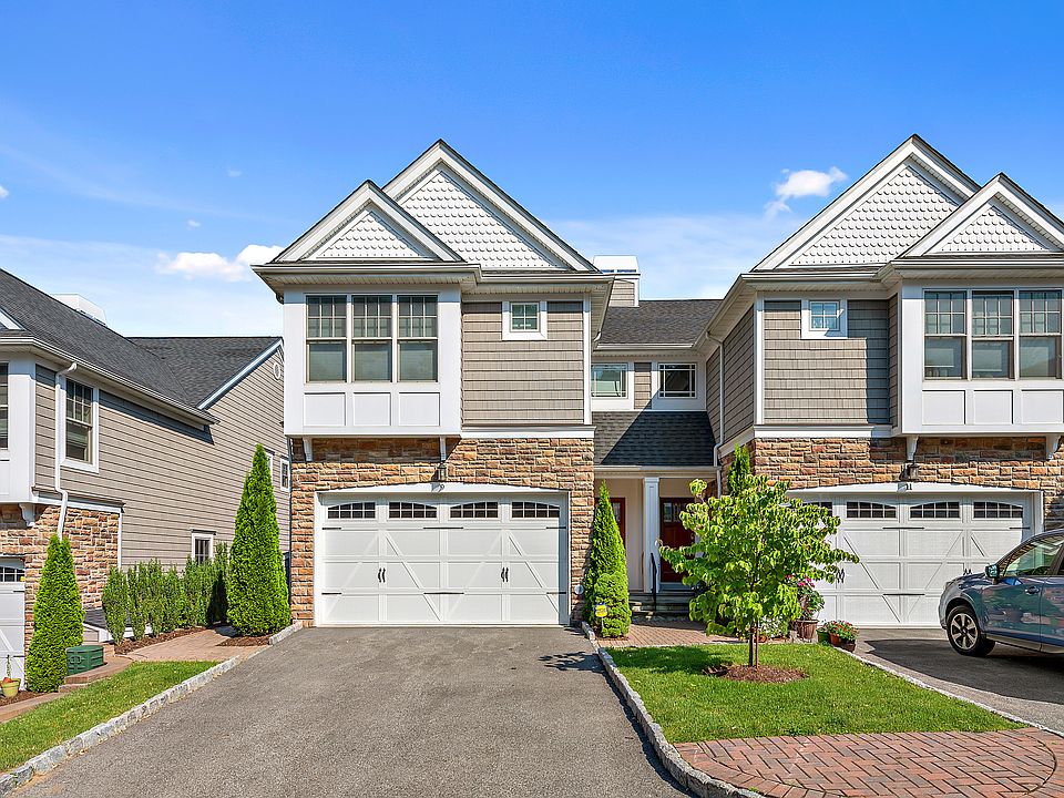 9 Hidden Ridge Court