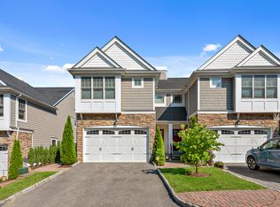 9 Hidden Ridge Ct, YONKERS, NY 10573