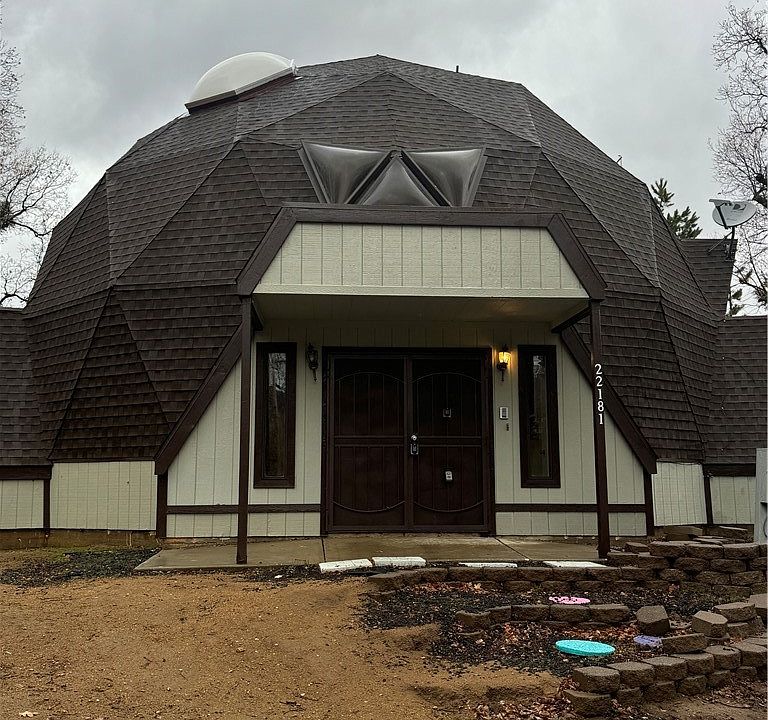 1st image of 22181 Geneva Dr
