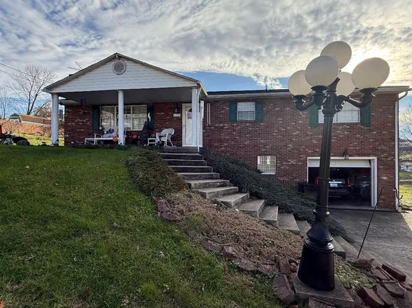 2260 Sloan St, Raceland, KY 41139