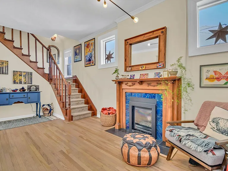 617 S Logan St — Photo 8