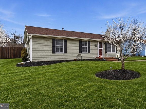 3rd image of 313 Lake Crystalbrook Dr