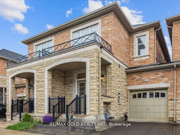 111 Huguenot Rd, Oakville, ON L6H 0M3