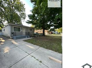 4471 Croissant St, Dearborn Heights, MI 48125