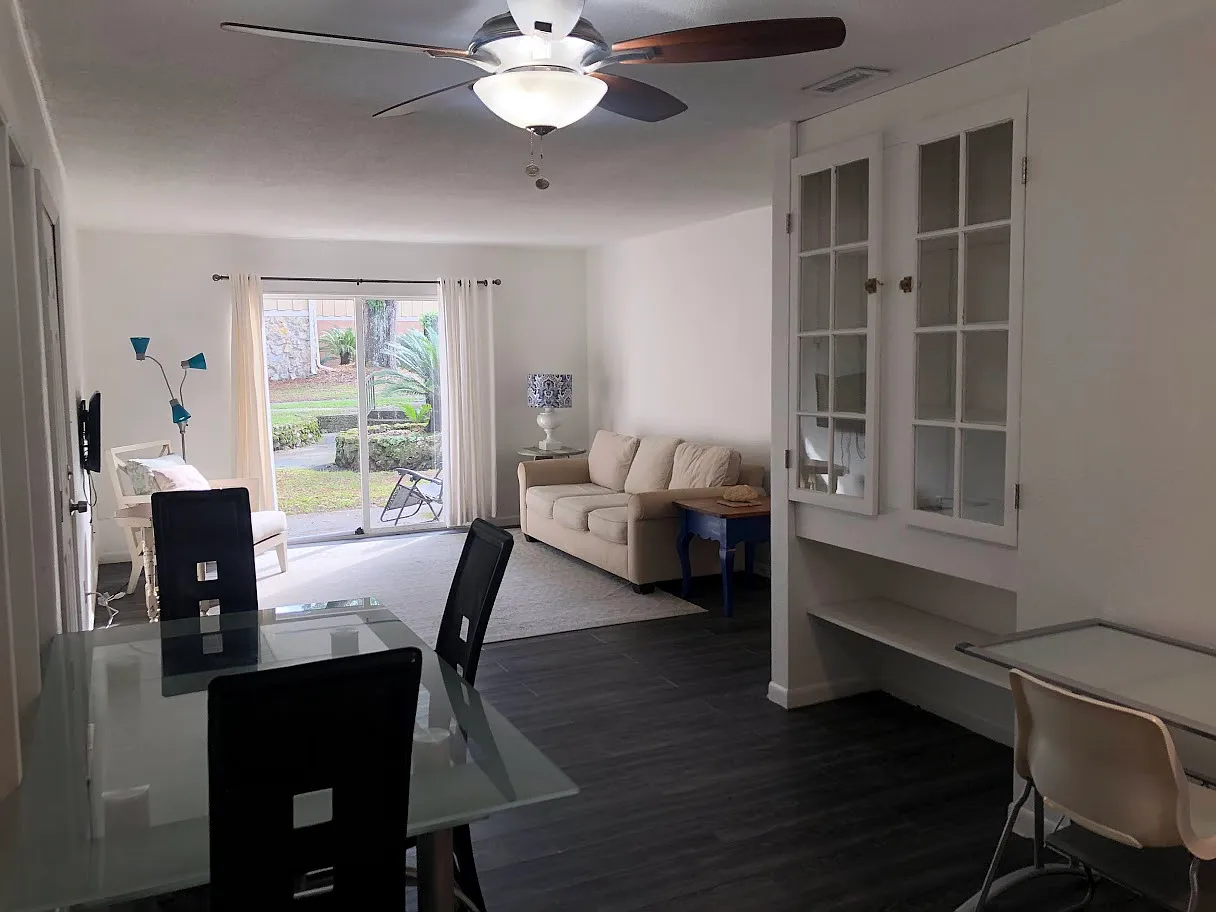 2 bed, 900 sqft, $1,600 — Photo 4