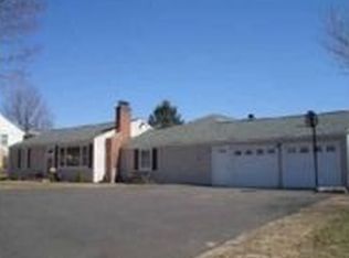 8 Morris Ave, Trumbull, CT 06611