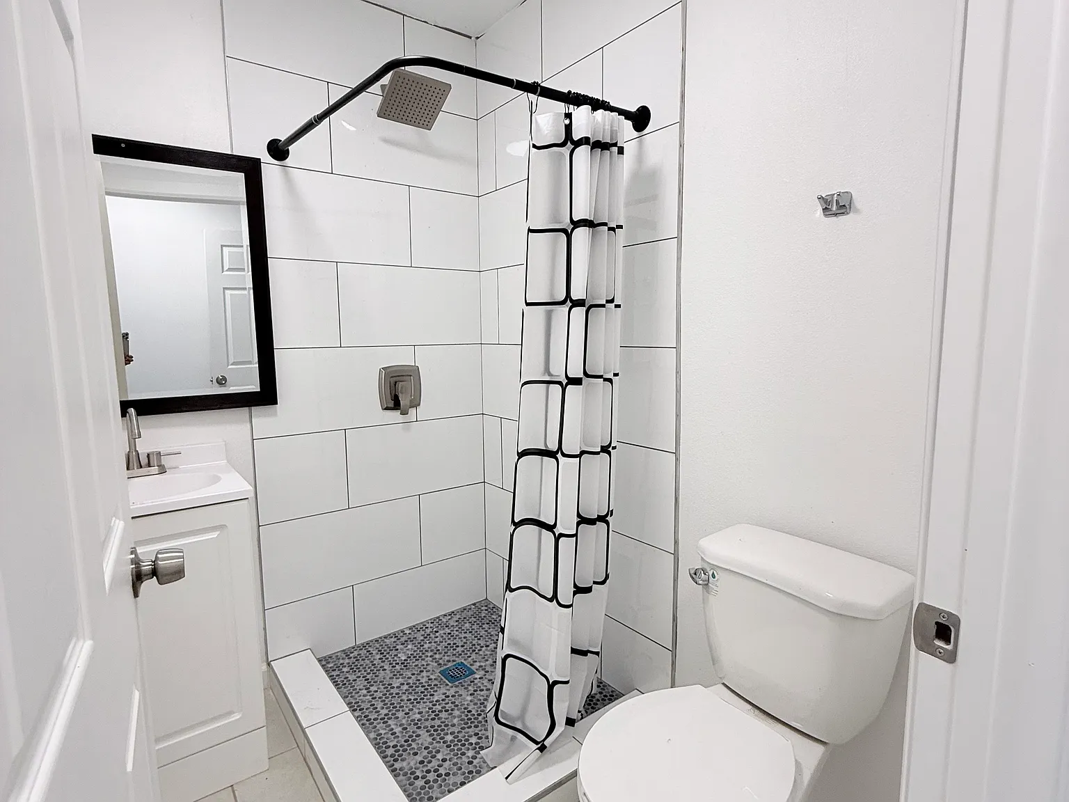 4 bed, 1200 sqft, $3,800 — Photo 4