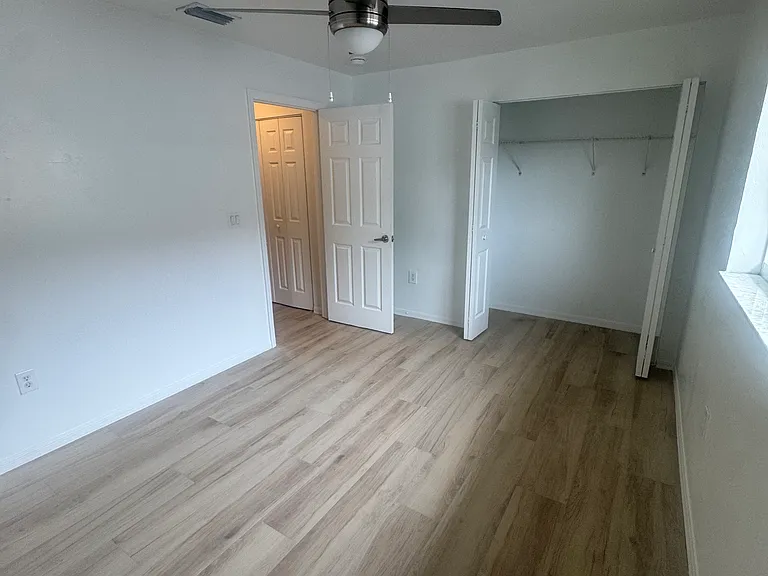 123 SE 24th Ave #125 — Photo 7