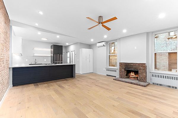 1st image of 204 W 92nd St APT 2R