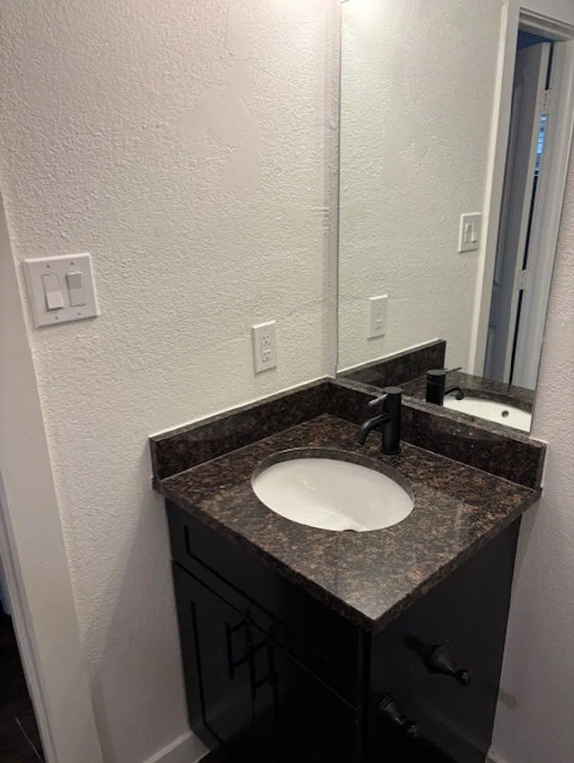 Dream Montrose - 2301 Commonwealth Street — Photo 4