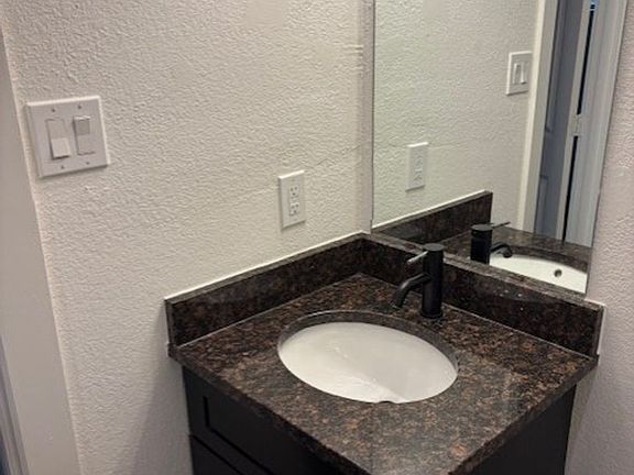 5th image of 2301 Commonwealth St APT 7