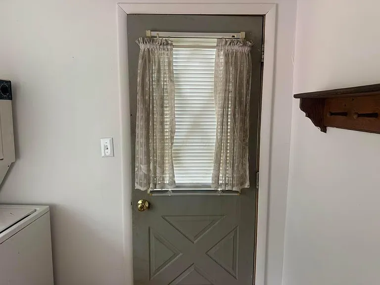 4956 Island Dr NE — Photo 5