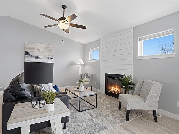 4th image of 715 Pace Ct