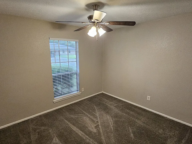 4410 Adonis Dr — Photo 9