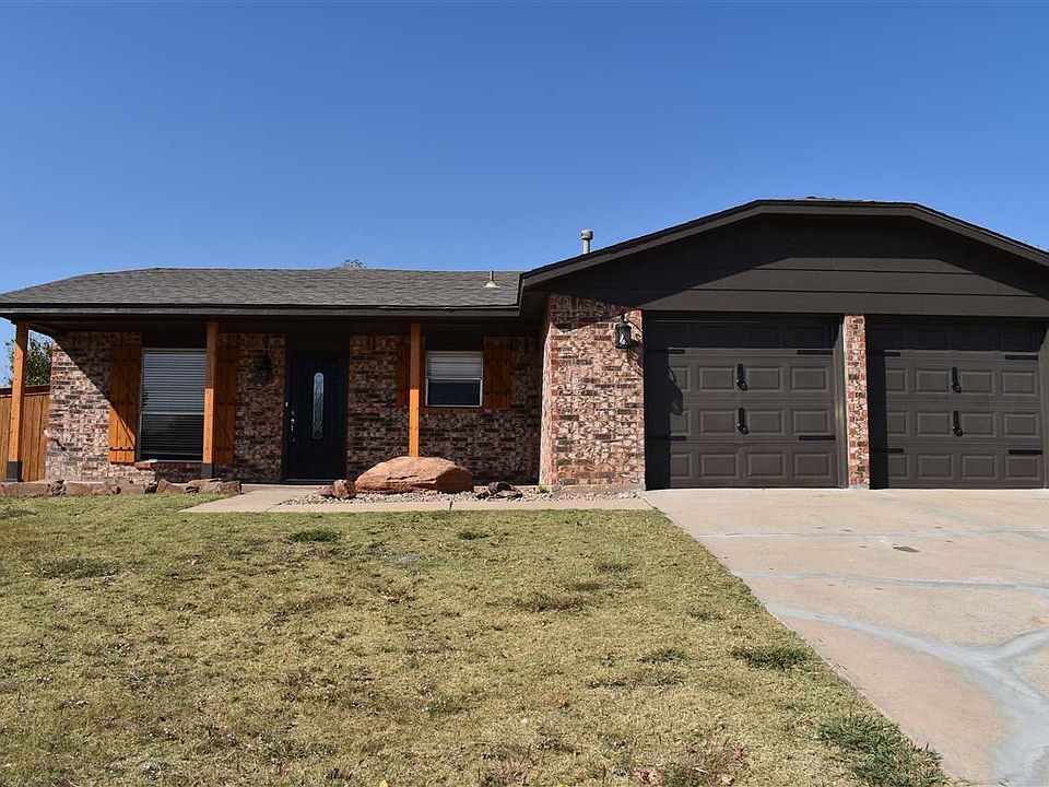 1st image of 2504 NW Robinhood Dr