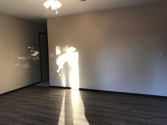 3rd image of 207 N Jeffery