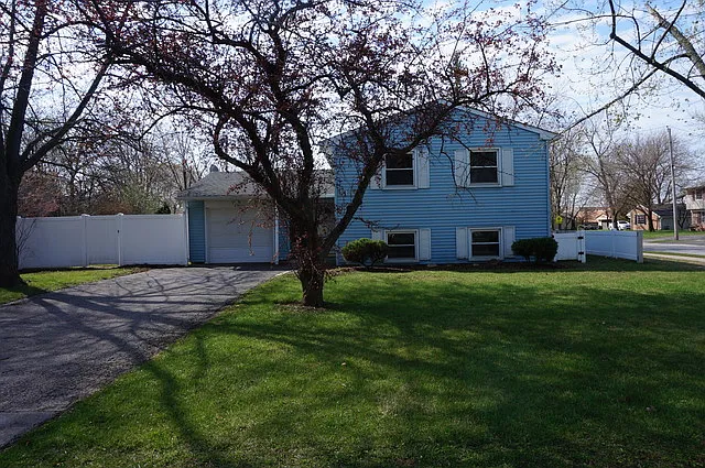 333 Fleetwood Ave photo 1