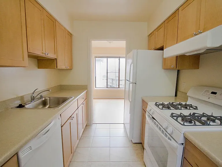1543 Pershing Dr #C — Photo 5