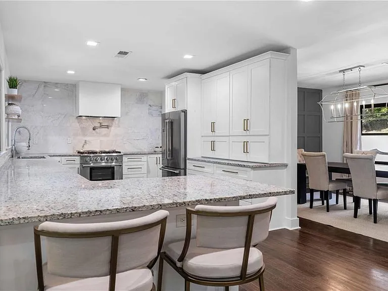 865 Moores Mill Rd NW — Photo 8