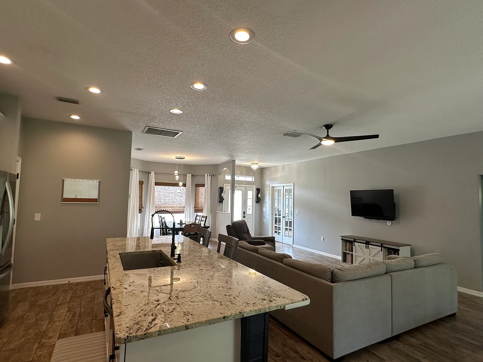 3 bed, 1802 sqft, $3,600 — Photo 4