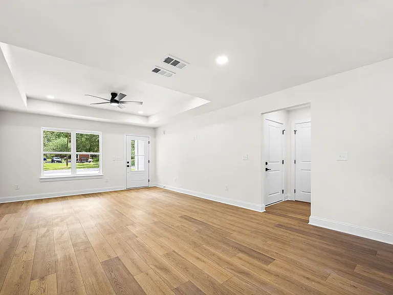 816 W Lincoln St — Photo 12