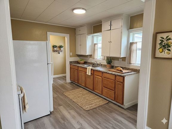 4th image of 1004 3rd St #G