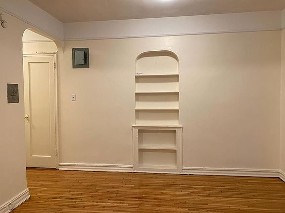3rd image of 312 E 21st St APT 2J