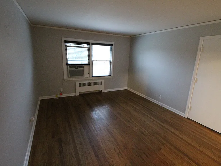 The Tiverton — Photo 17