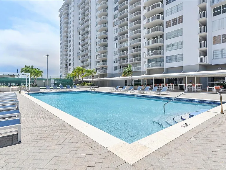 18031 Biscayne Blvd #1401 — Photo 47