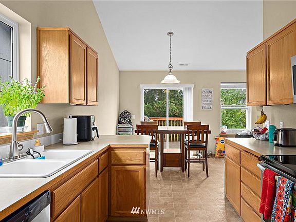4th image of 8101 185th Street Ct E