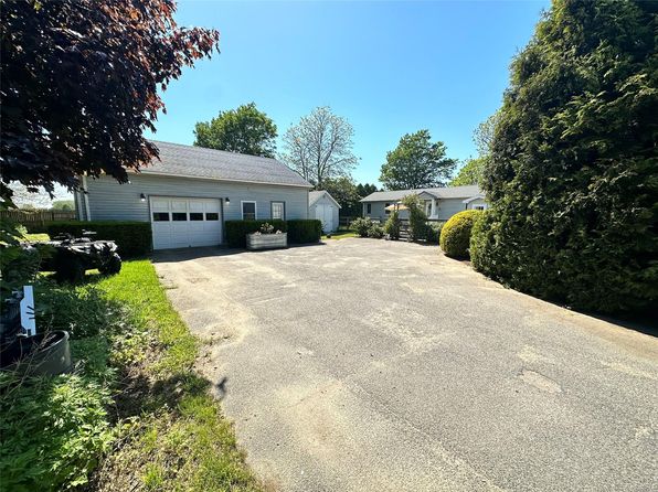 6580 Oregon Road, Cutchogue, NY 11935