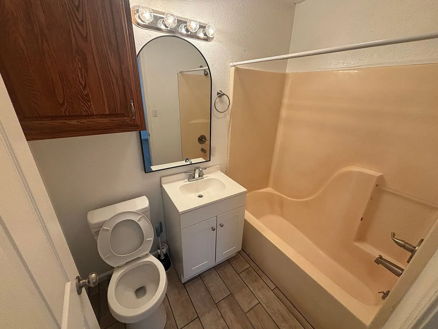 Virginia 6-Plex — Photo 3